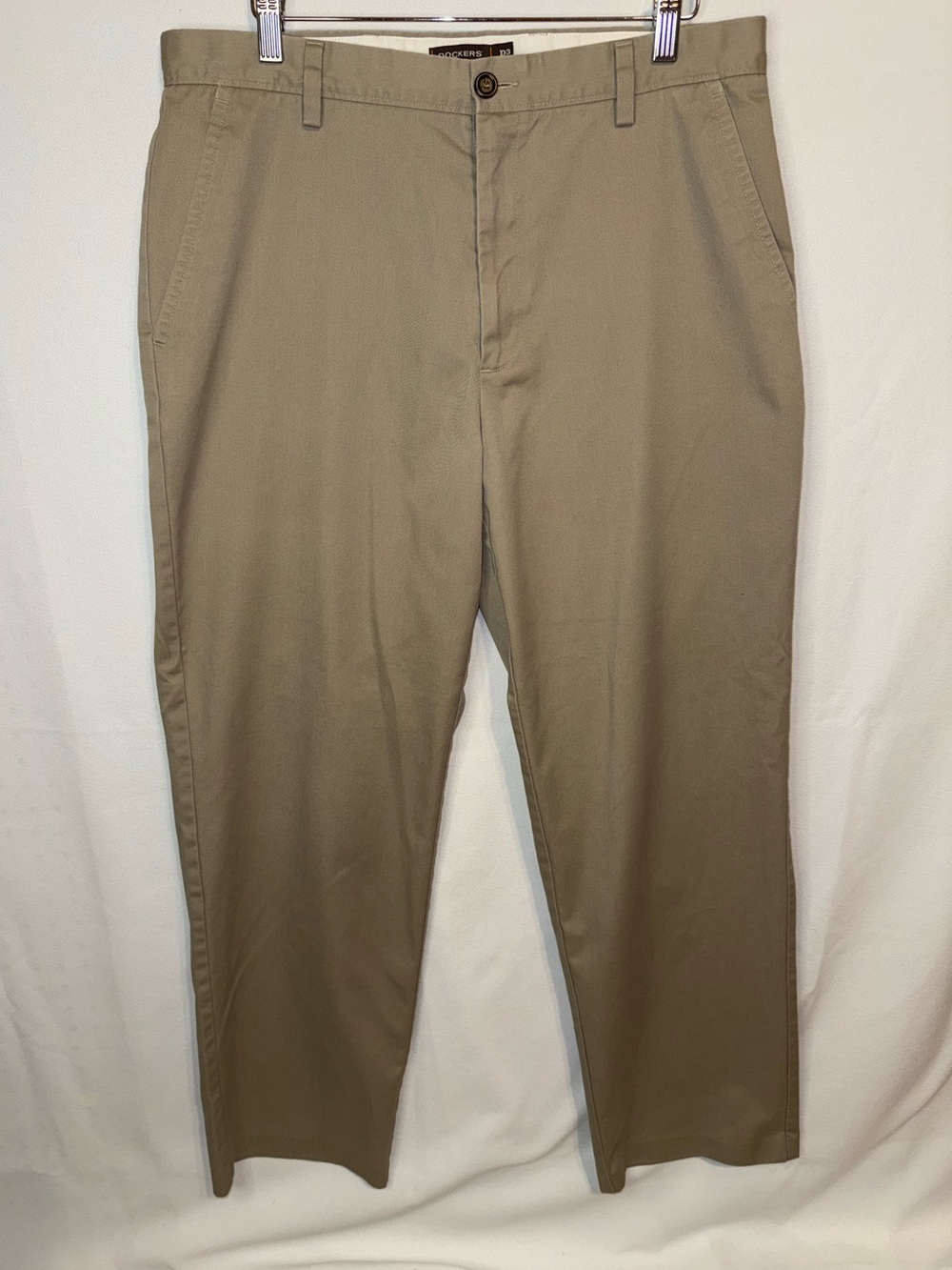 Dockers D3 Tan/Beige Straight-Leg Flat Front Chino Pants Men’s Size 34x32
